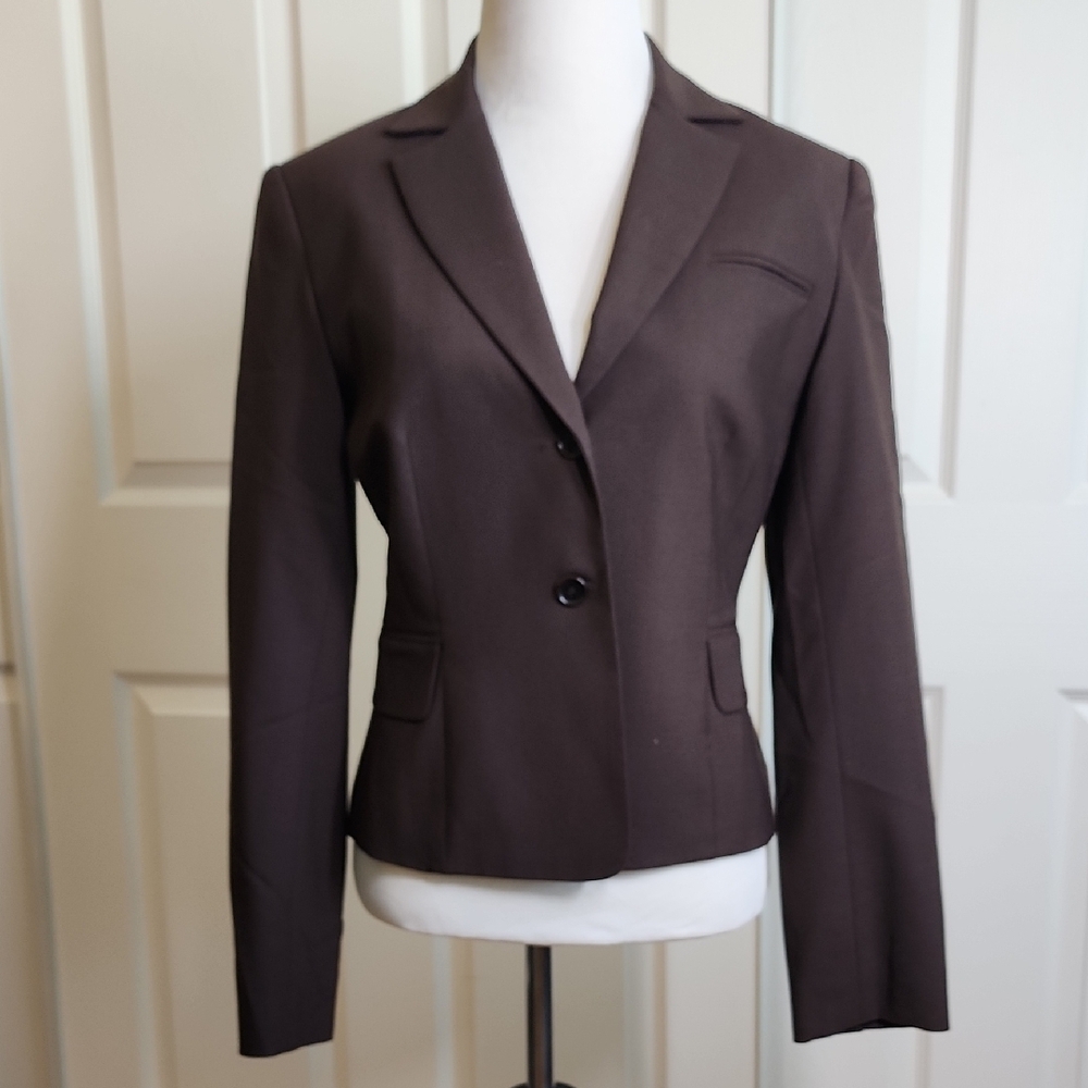 BCBG Brown Blazer with Notched Lapels and Tailored Silhouette